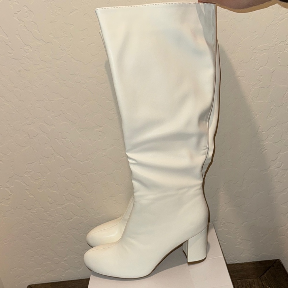 Elegant White Knee-High Women's Boots